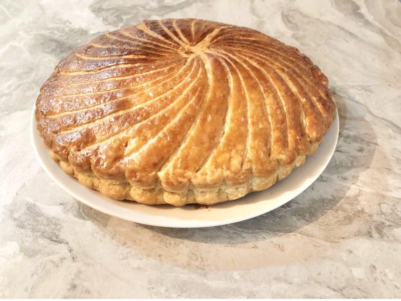 Galette des rois artisanale faite maison à la frangipane