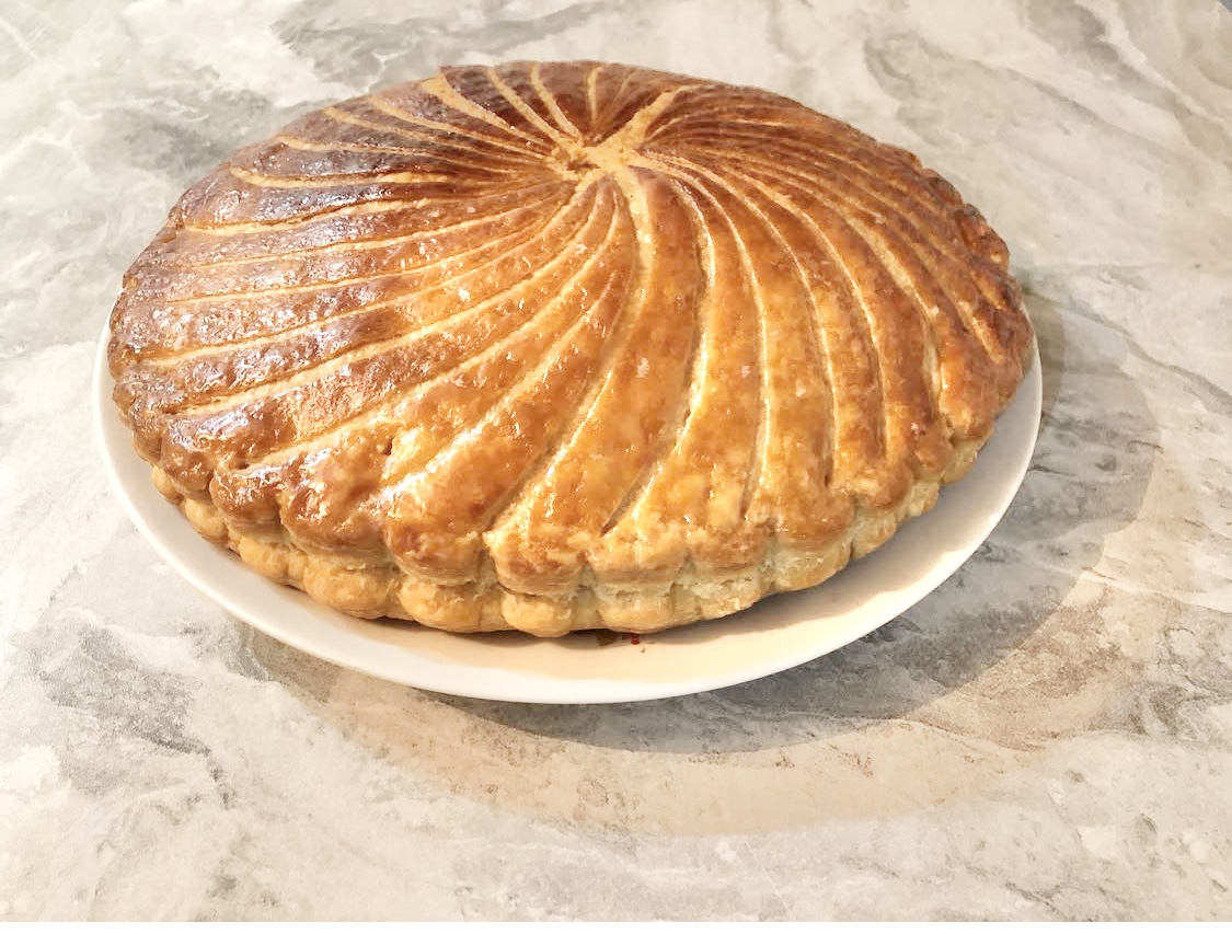 Galette des rois artisanale faite maison à la frangipane
